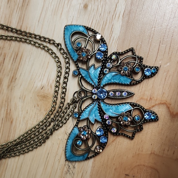 unbranded Jewelry - Butterfly Necklace 30"